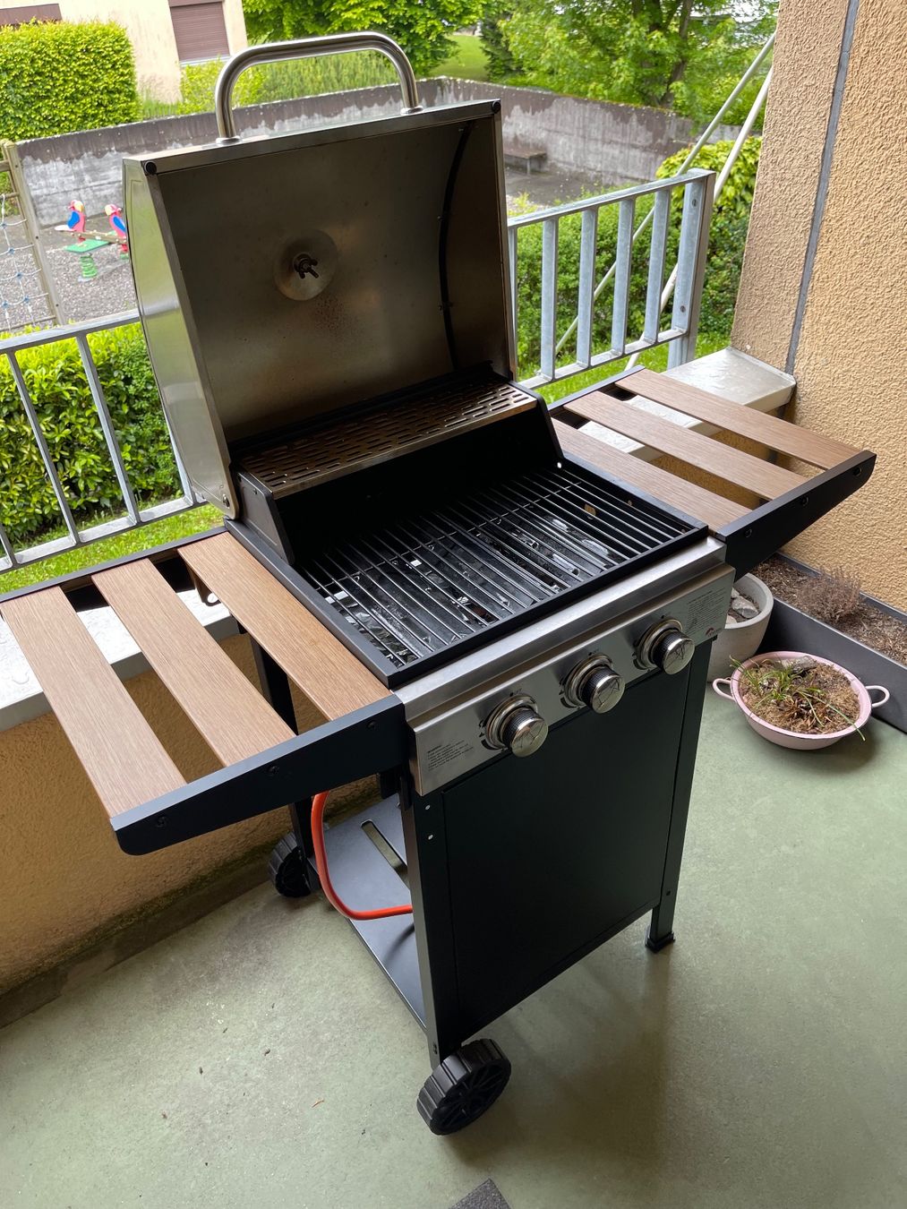 Griglie: Gasgrill Ohmex BBQ-3232 mit Schutzhülle – Usato da Kriens venduto da jon_k2nw 1