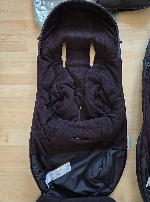 Bugaboo Schlafsäcke: 2x Bugaboo High Performance Foot Muff - Fusssack schwarz – Gebraucht aus Zürich von k-fu 2