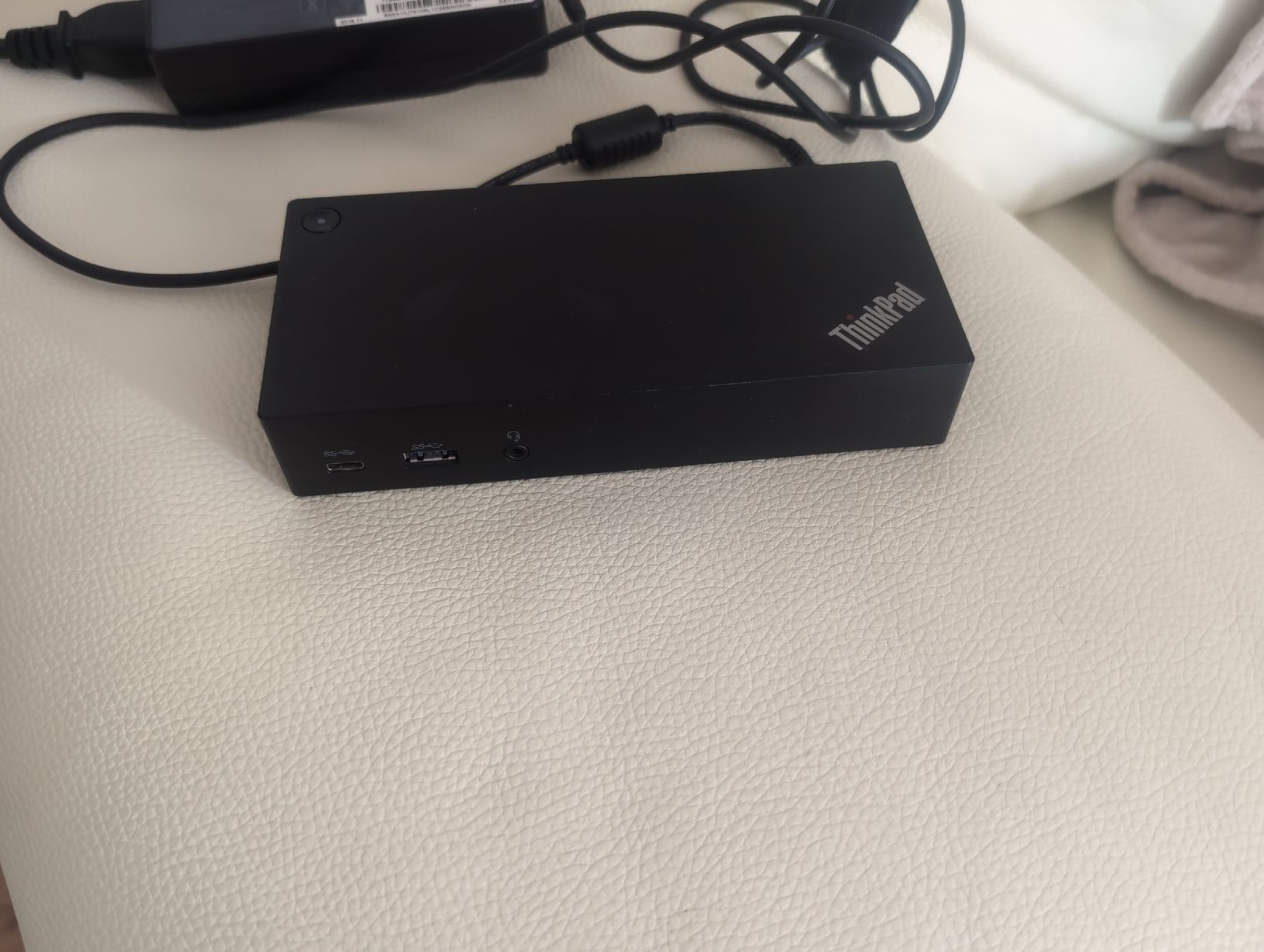 Lenovo Dockingstation: Lenovo ThinkPad Docking Station – Gebraucht aus Zürich von emilyduchamp 1