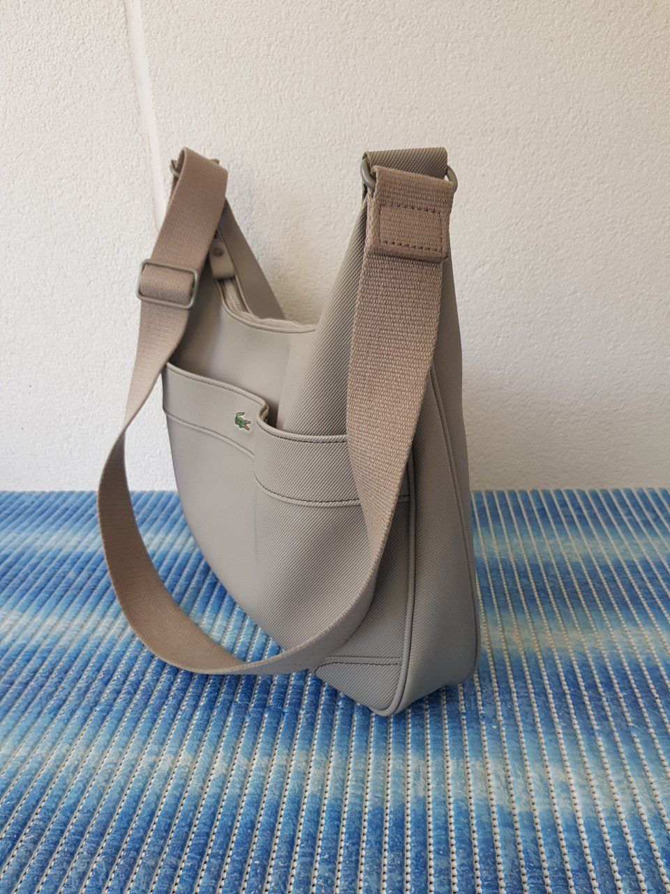 Lacoste Borse da donna: Lacoste Umhängetasche beige – Usato da Basel venduto da Birs868 1
