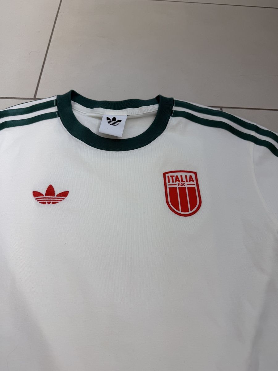 Adidas T-shirt: Adidas T Shirt  – Nuovo e nell'imballaggio originale da Neerach venduto da the_modern_mini 1