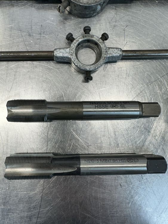 Tous les outils: Gewindeschneidsatz HSS Gewindebohrer Schneideisen Windeisen – D'occasion à Schwende par weesli 2
