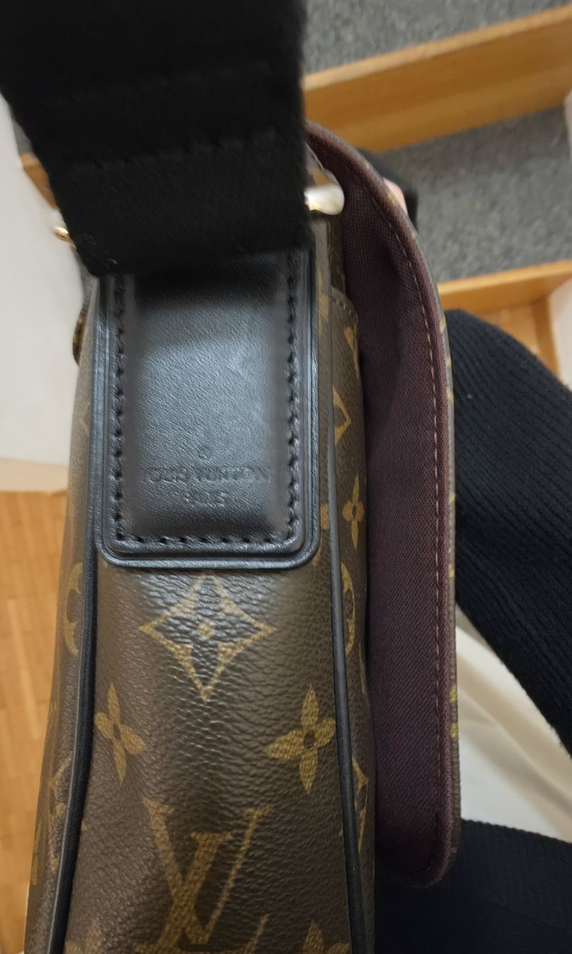 Louis Vuitton Taschen: Louis Vuitton District PM Umhängetasche Monogram Macassar – Gebraucht aus St. Gallen von heartbug 2