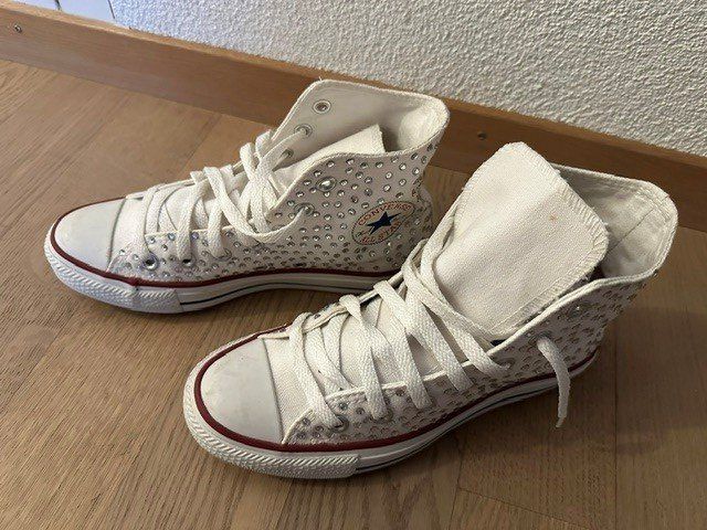 Converse Damenschuhe: Converse weiss mit Strassteinen – Neu (gemäss Beschreibung) aus Wallisellen von vanilla06