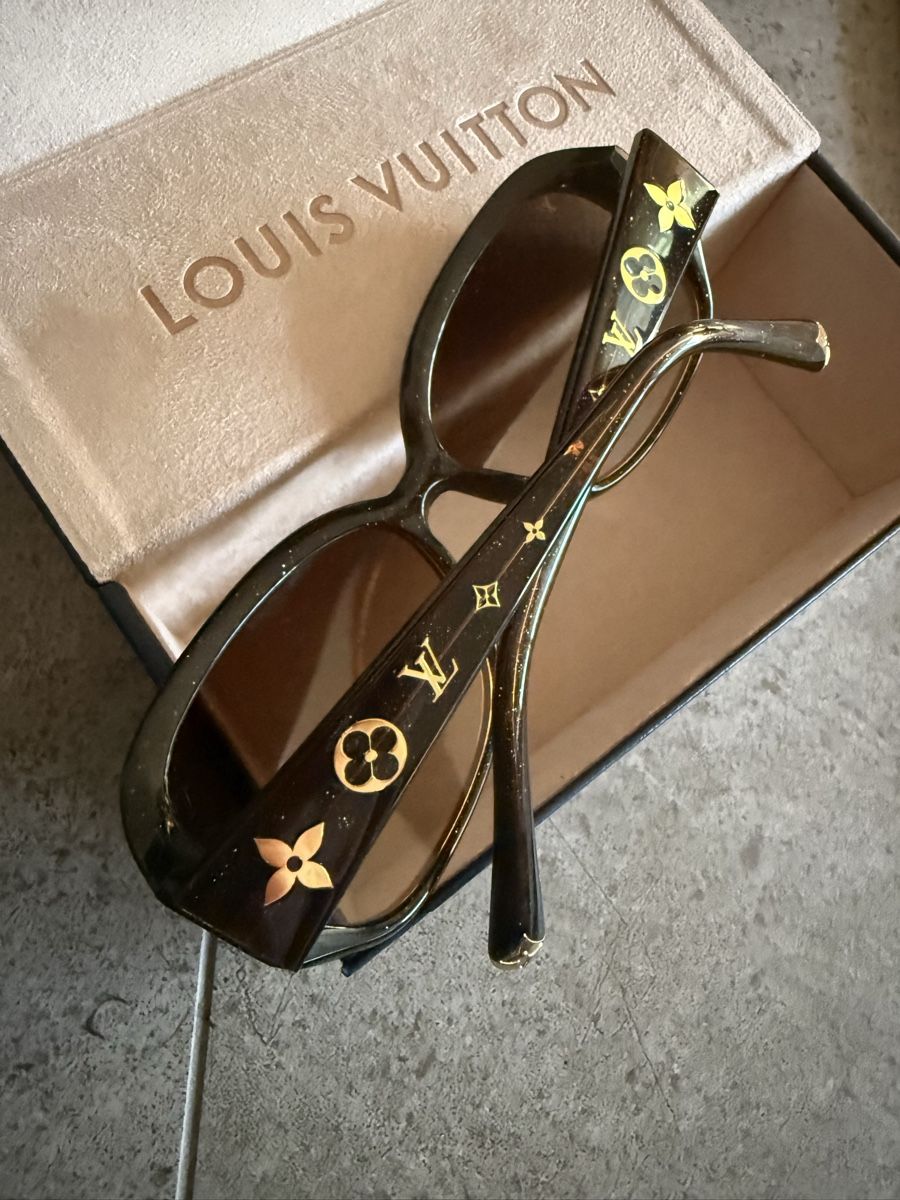 Louis Vuitton Occhiali & Lenti: Louis Vuitton Sonnenbrille  – Nuovo (secondo la descrizione) da Ebikon venduto da nat_jzh5 1