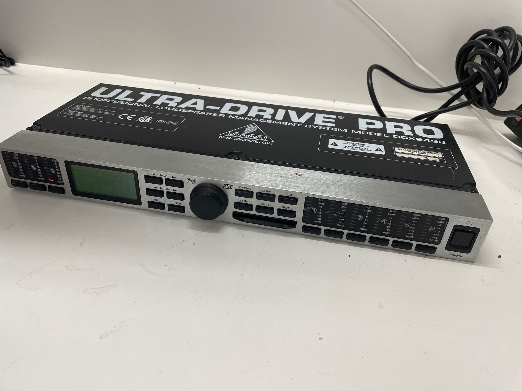 Behringer Egaliseurs: Behringer Ultradrive Pro DCX2496 – D'occasion à Zürich par haeschesnonid