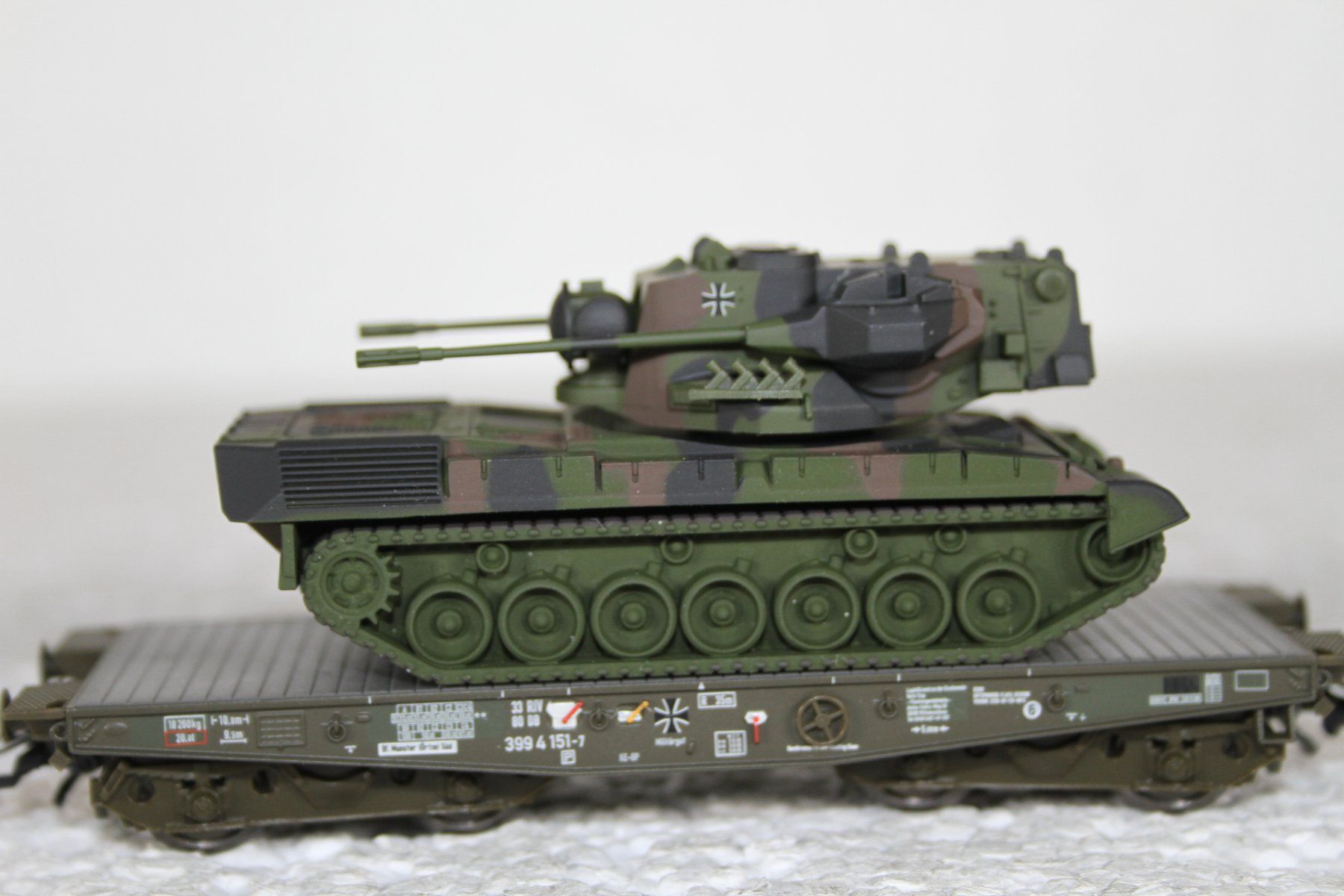 Märklin Modellini di ferrovie: Märklin 48712 Flachwagen mit Panzer Gepard – Usato da Triesen venduto da cor_62ts 2