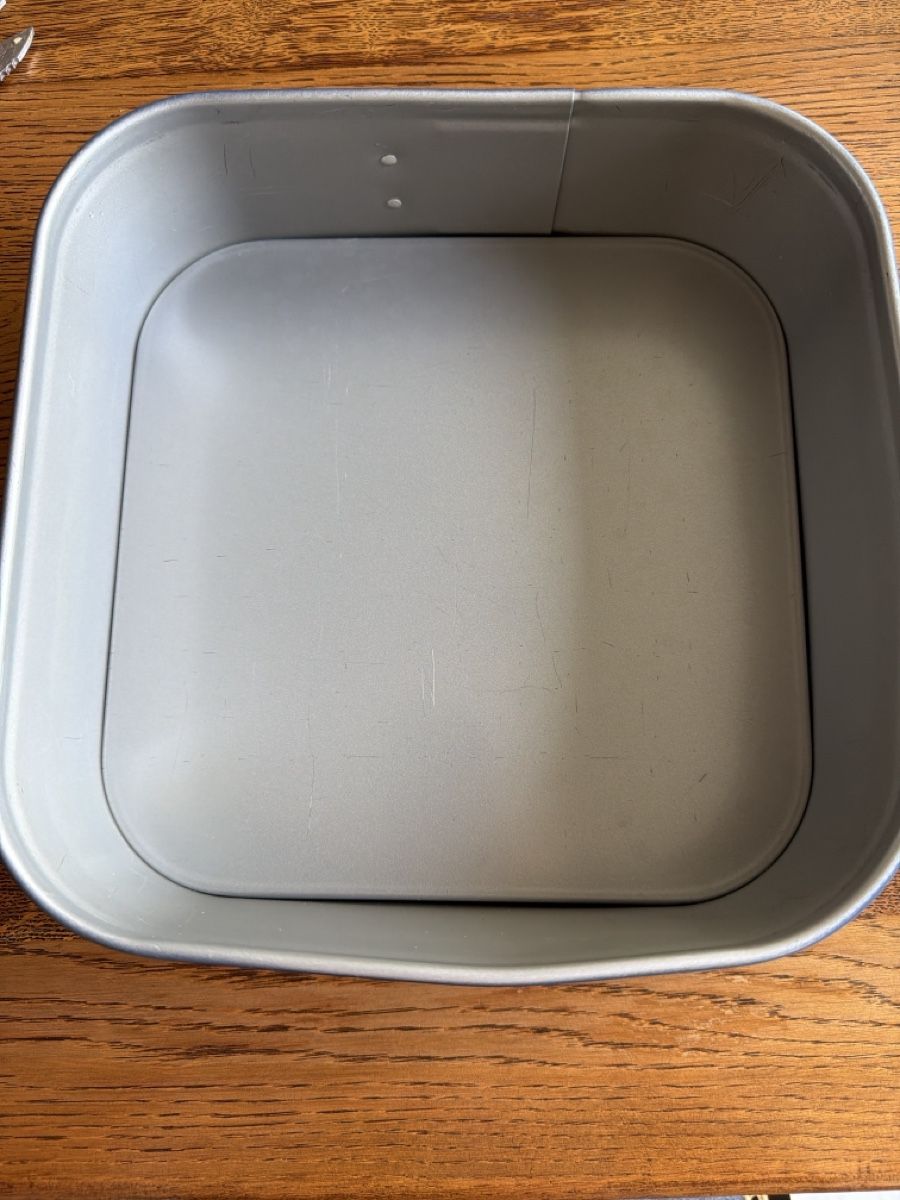 Backformen: Baking Pan Square Metal  25cm Used – Gebraucht aus Zürich von mhm_6rhw