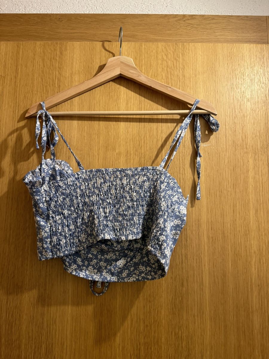 Top: blumiges Crop Top – Nuovo (secondo la descrizione) da Grindelwald venduto da Loredana_Crescente 1