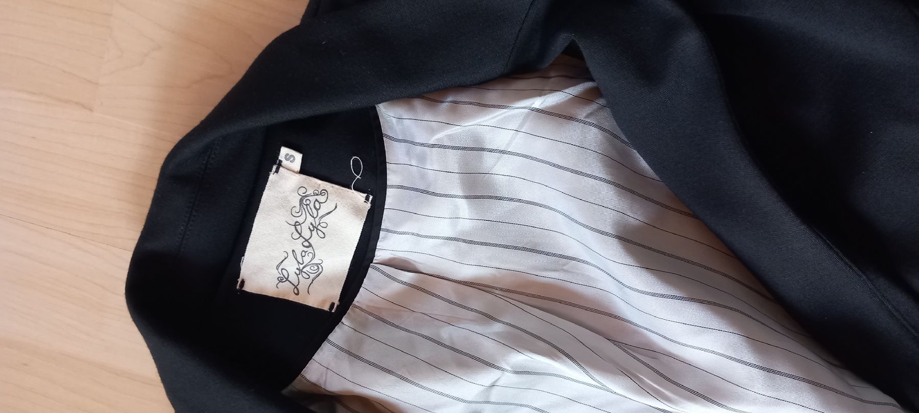 Completi & Tailleur: Edc by Esprit Blazer Gr. 36 schwarz/grau gestreift – Nuovo (secondo la descrizione) da Rebstein venduto da bestforyou 1