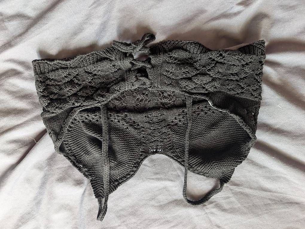 Top: Crop top en crochet  – Usato da Alle venduto da pau_qb8x