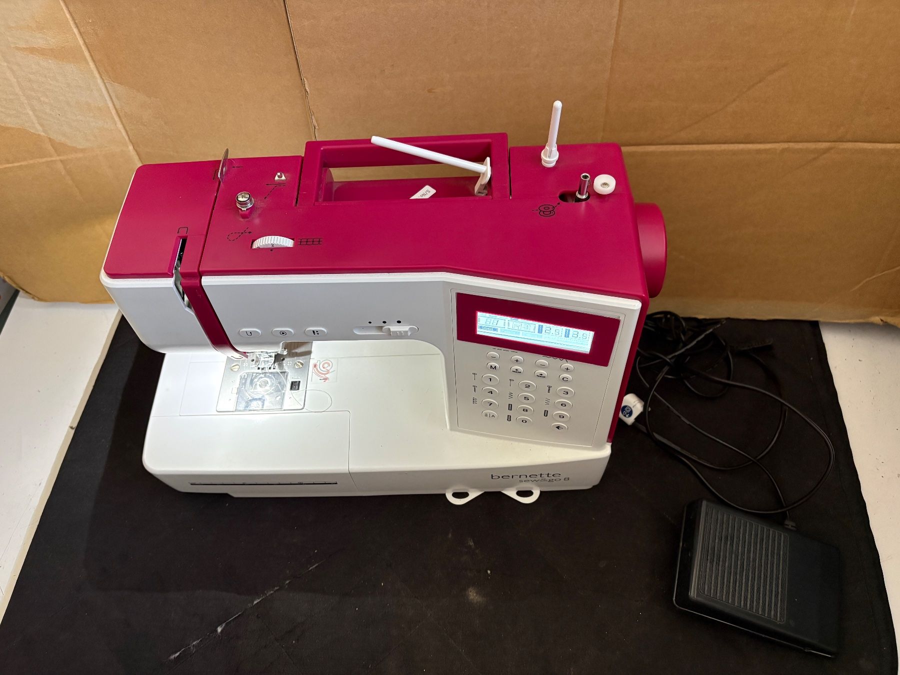 Macchine da cucire: Bernina bernette sew&go 8 Nähmaschine – Difettoso da Lausen venduto da sen_jm7c 3