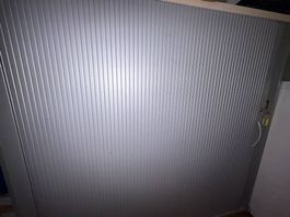 Grosse Kommode / Aufbewahrungsschrank mit Rollladentüren