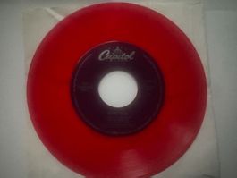 BEATLES - Lucy In The Sky With Diamonds / When I'm 64 - Red