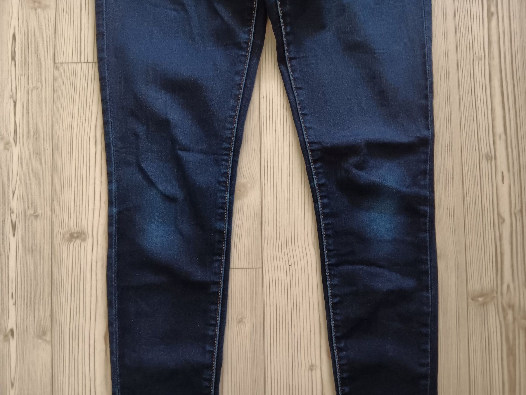 Levi's Jeans: LEVIS 711 Jeans SKINNY taille / Grosse 25 – Gebraucht aus Cossonay-ville von Super-Price-Quality 2
