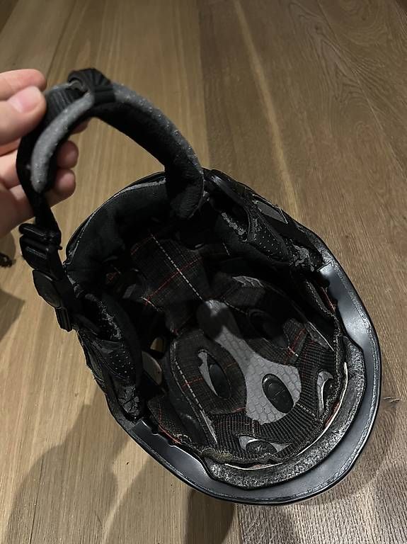Caschi: Casque de ski – Usato da Puidoux venduto da Amelie.Wytt 3