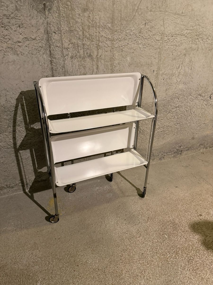 Carrelli di servizio: Vintage Servierwagen klappbar weiss – Usato da Staufen venduto da MARINTSUM 1