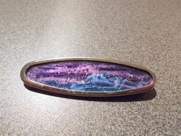 Brosche violett/blau, länglich