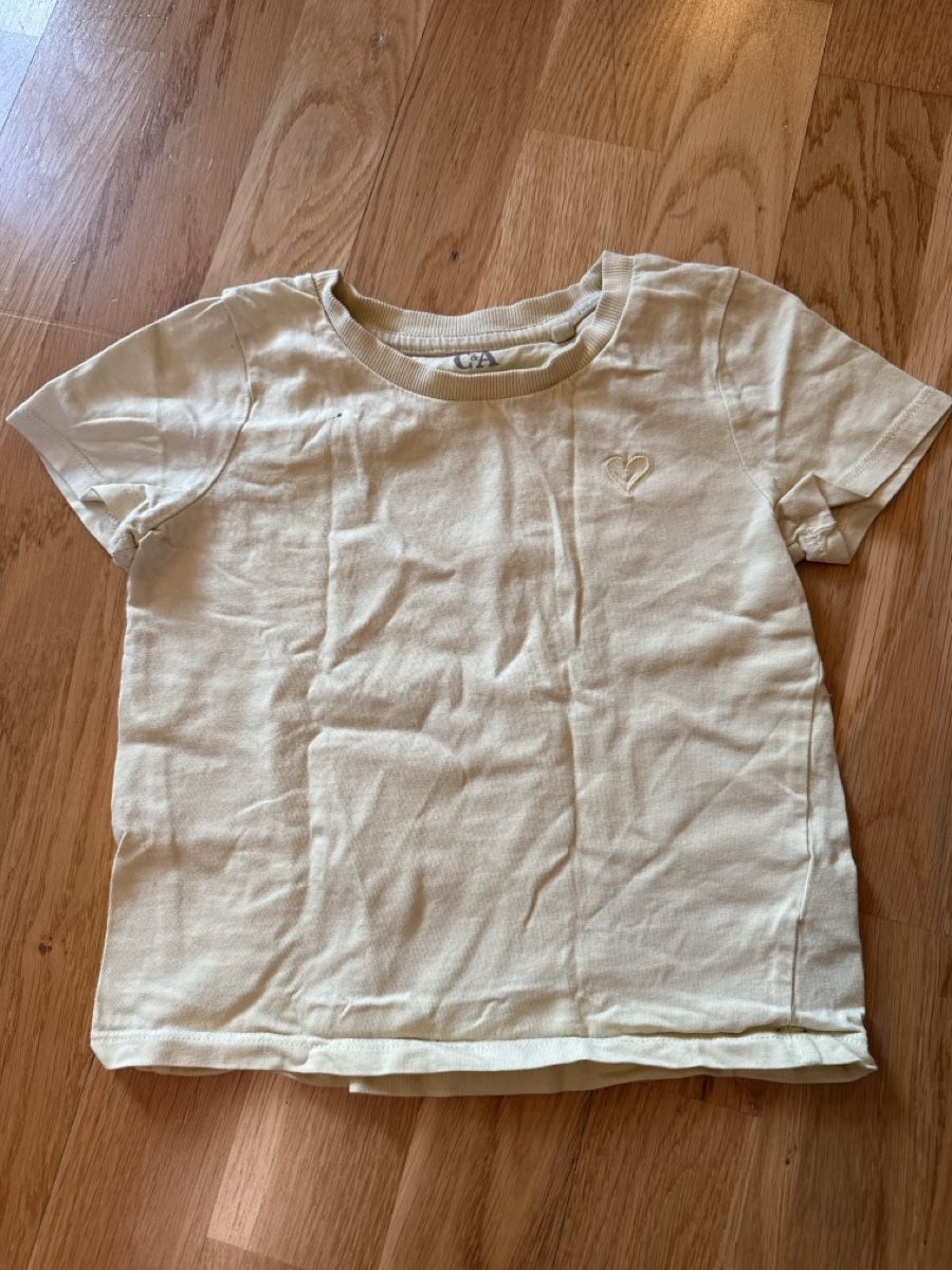 Camicie, T-shirt & Polo: 3er Set T-Shirts Grösse 98 Mädchen – Usato da Ottikon venduto da Domito 2