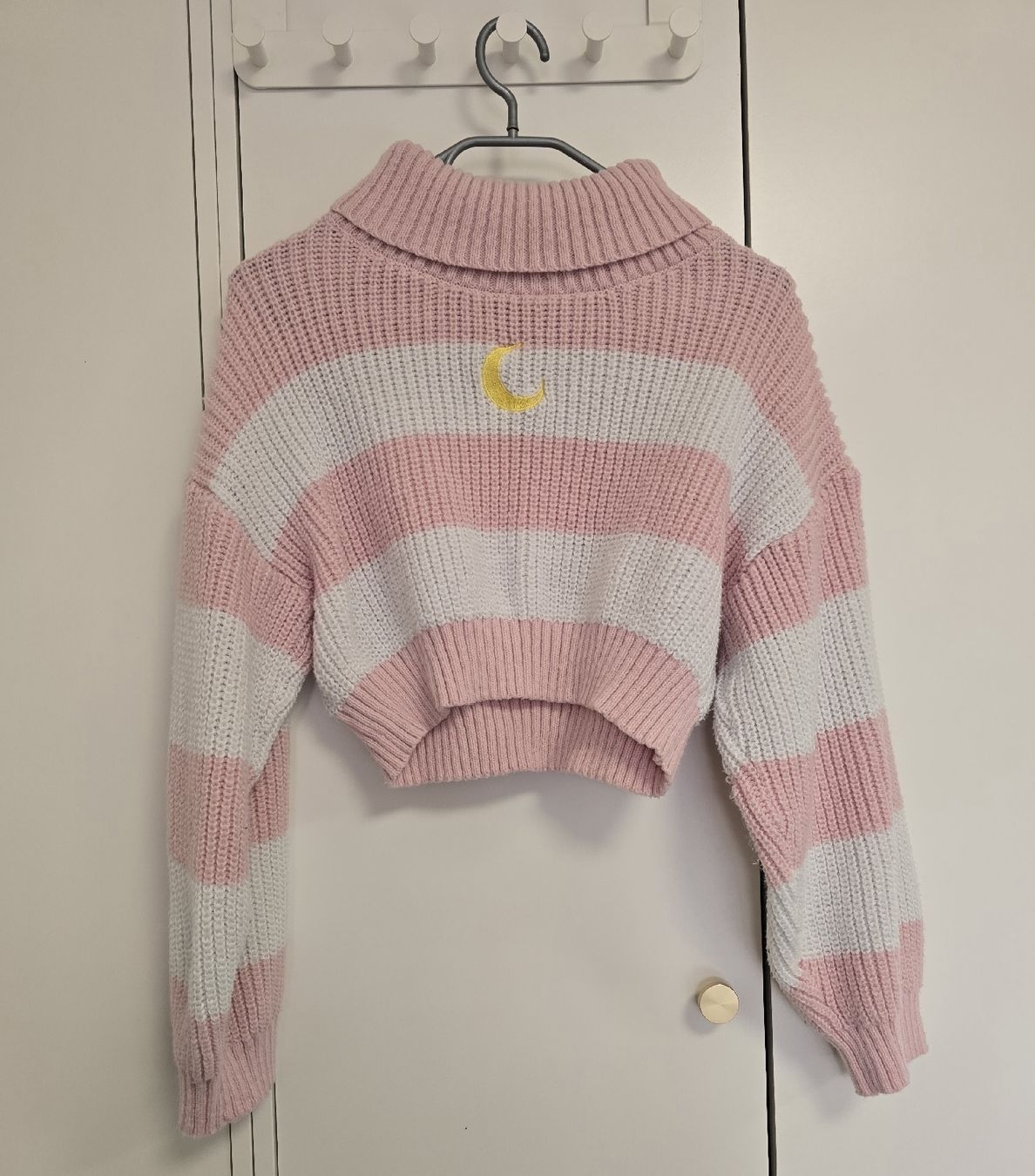 Pullover & Sweatshirts: "Mond" Crop Top Pullover Gr. S – Gebraucht aus Schönengrund von Lotusblume90