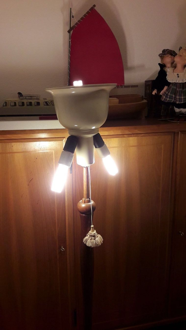 Altro in Decorazioni & Accessori: Ständerlampe Antik – Usato da Basel venduto da Dylan1994 2