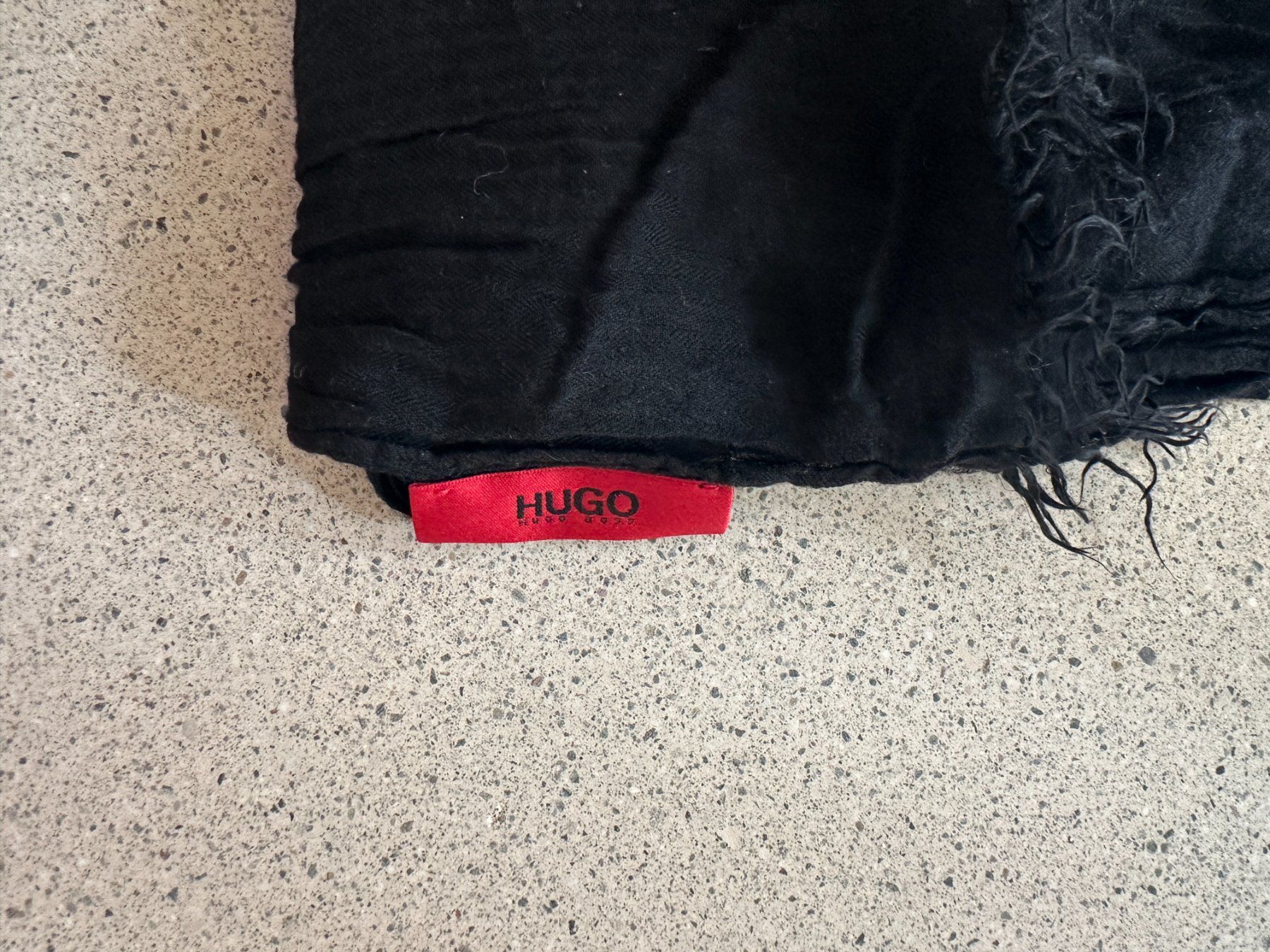 Hugo Boss Foulard & Sciarpe: Schal, HUGO, schwarz, dünn – Usato da Baden venduto da Luk116