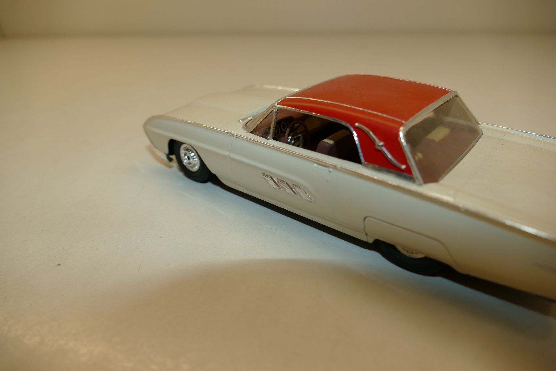 Modellini d'auto: US Oldtimer sauber zusammengebaut – Usato da Niederhasli venduto da rail-duerst 3