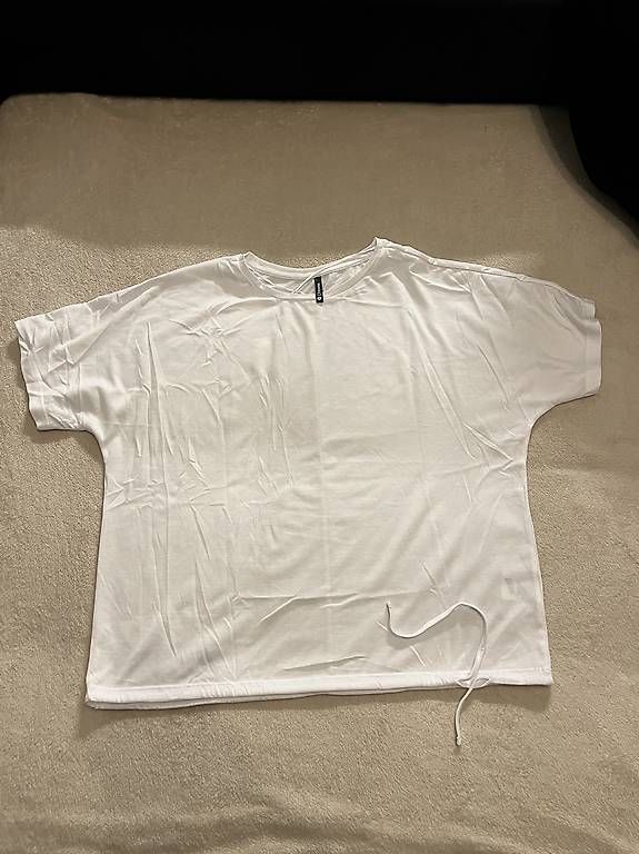 T-shirt: T-Shirts verschiedene Grössen – Usato da Niederhasli venduto da Scharindli 2
