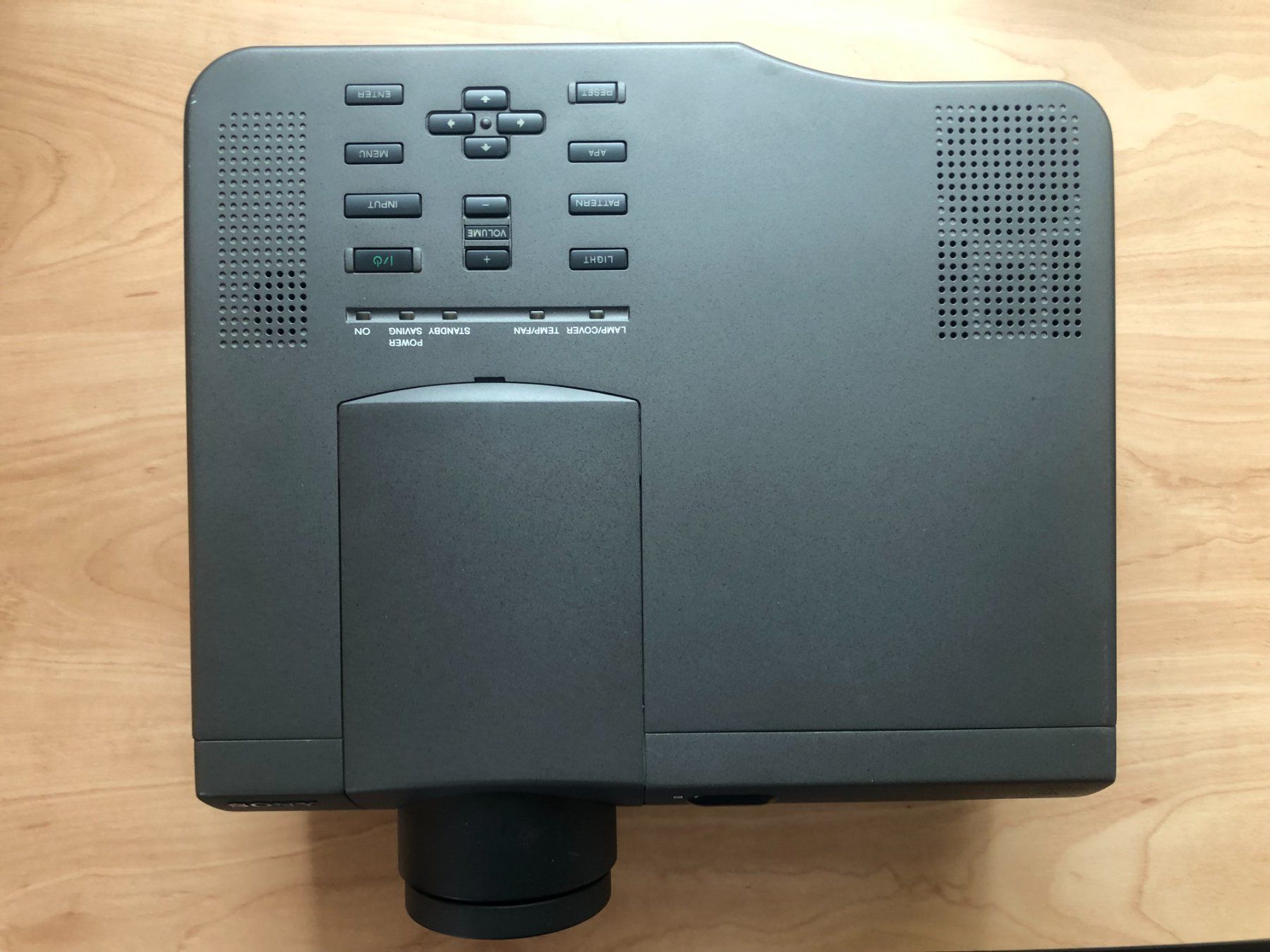 Sony Proiettori: Beamer Sony VPL-X600E – Usato da Wetzikon ZH venduto da d.Artagnan 1