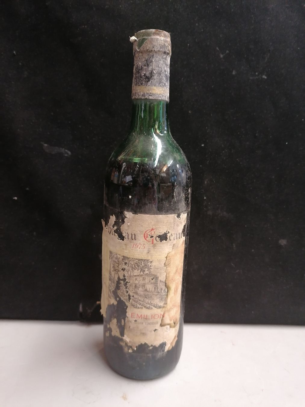 Vino: Vin Saint-Émilion 1975, 75cl – Usato da Genève venduto da Leboucheoreilles