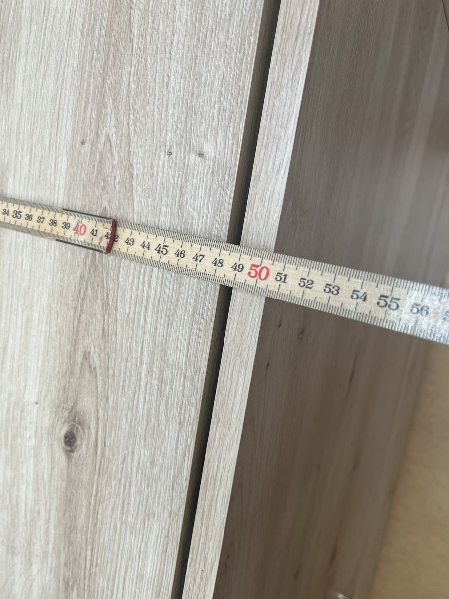 Pfister Armoires: Kleiderschrank mit Holzoptik – D'occasion à Rickenbach LU par Gigaxo 2