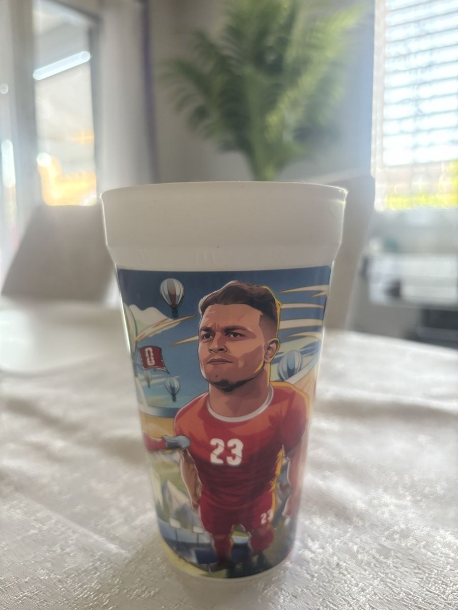 Recipients et similaires: WM 2026 Becher – Neuf (Voir description) à Brislach par mercedesmmm17
