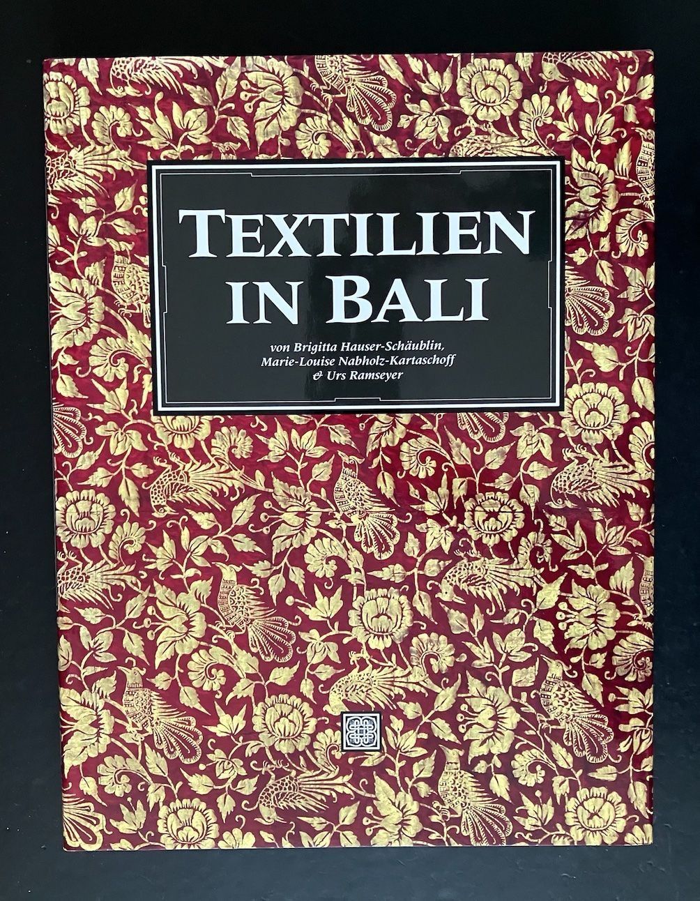 Libri: textilien in bali . periplus editions – Usato da Allschwil venduto da rotocker
