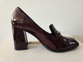 Lackleder Pump in Bordeauxrot von Escada 38