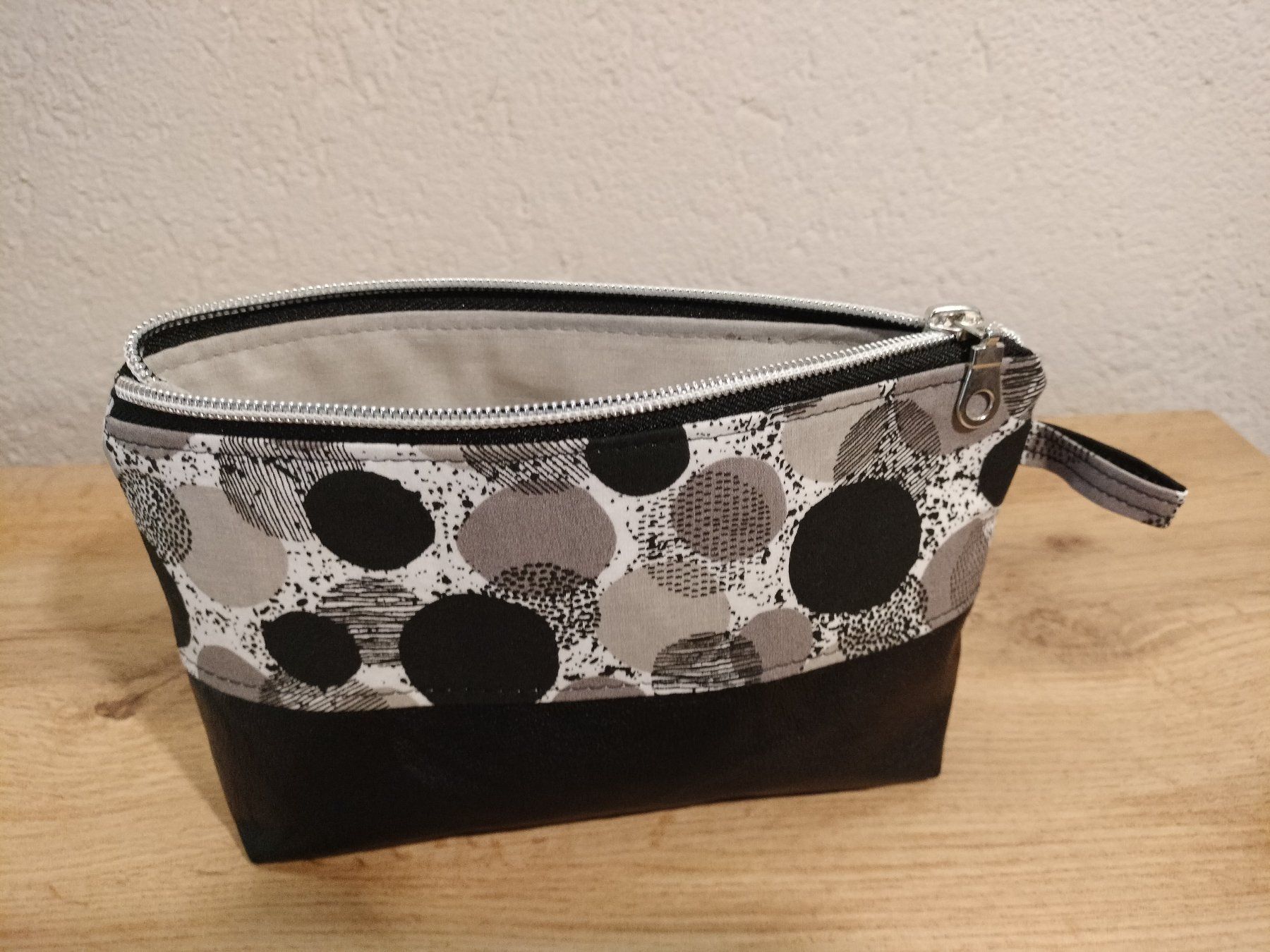 Custodie per cosmetici: ** Kosmetiktäschchen ** Etui ** Necessaire **     NEU – Nuovo (secondo la descrizione) da Weinfelden venduto da naehwerk 1