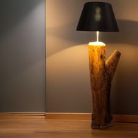 Holzlampe Stehlampe aus Vollholz Eiche Holz
