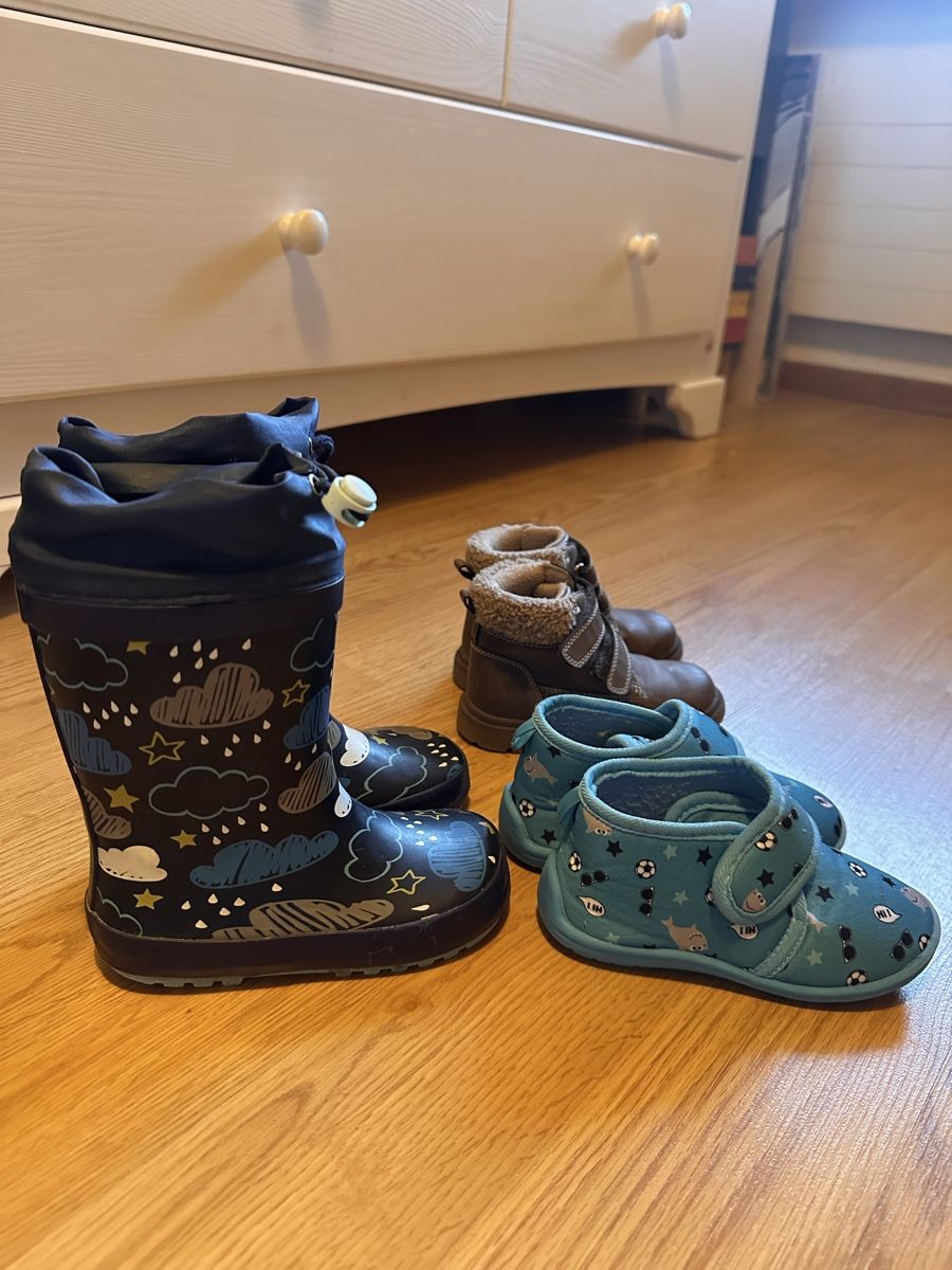 Scarpe per ragazzi: Schuhpaket Gr. 24+26 – Usato da Münsingen venduto da Secondhand89