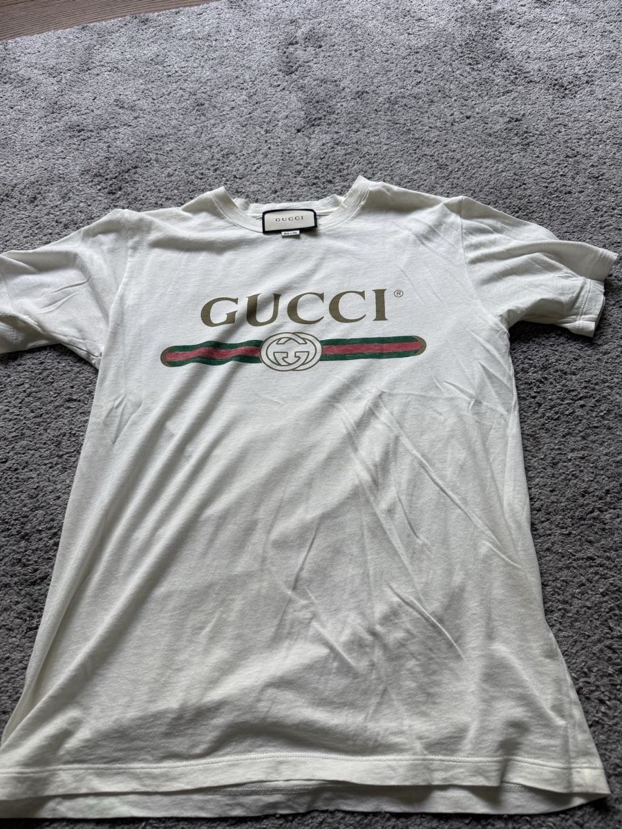 Gucci T-shirt: GUCCI T-shirt – Nuovo (secondo la descrizione) da Montagnola venduto da TessaL