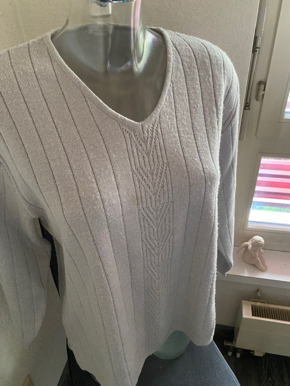 Maglioni & Felpe: Pulli mit leichtem Glitzer Grösse 40 – Usato da Allenwinden venduto da Obalu 1