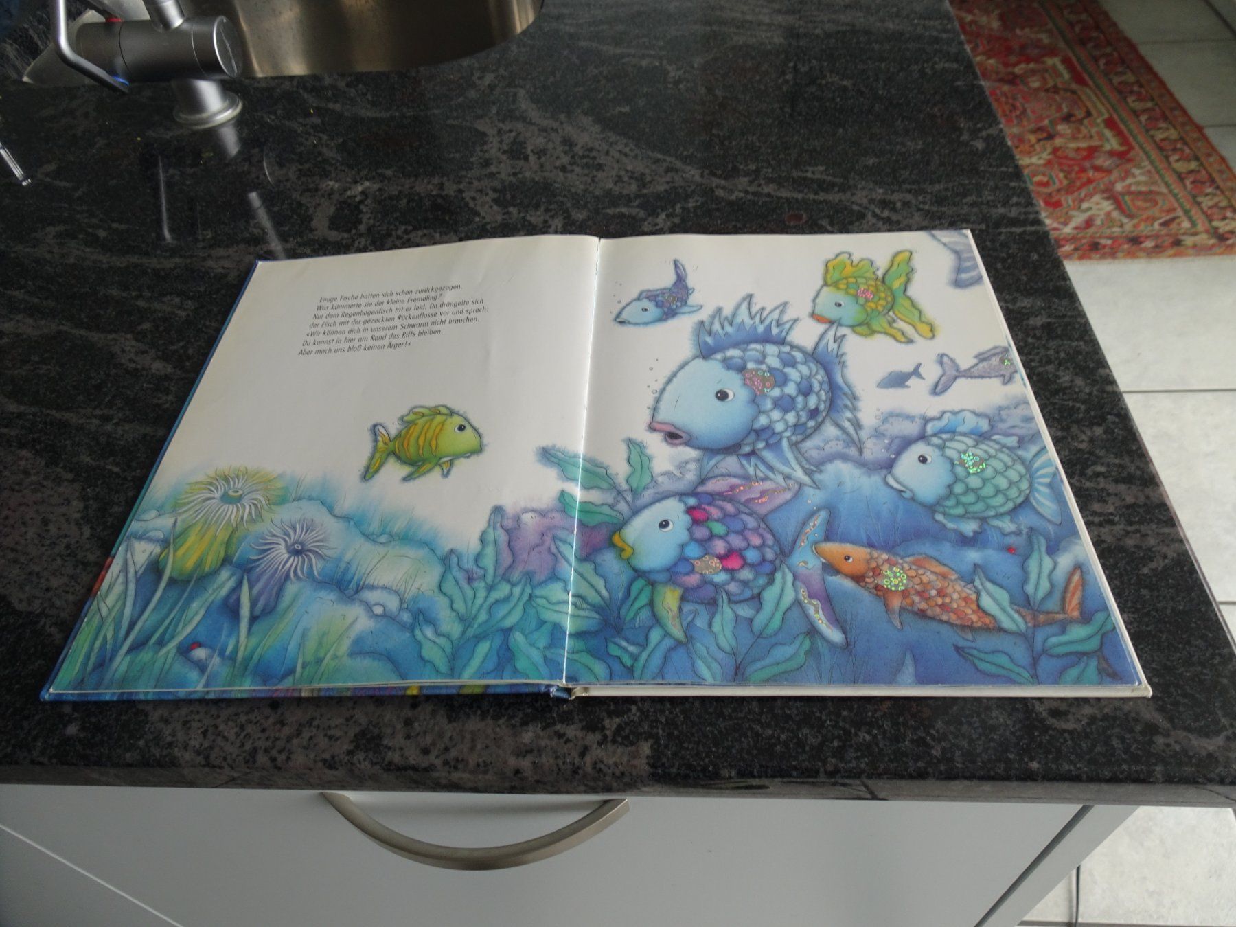 Bücher: Marcus Pfister: Der Regenbogenfisch - Hilf mir mit Glitzer e – Gebraucht aus Zürich von Roulet 5