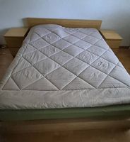 Cadre de lit 160x200 cm IKEA MALM avec 2 tables de nuit