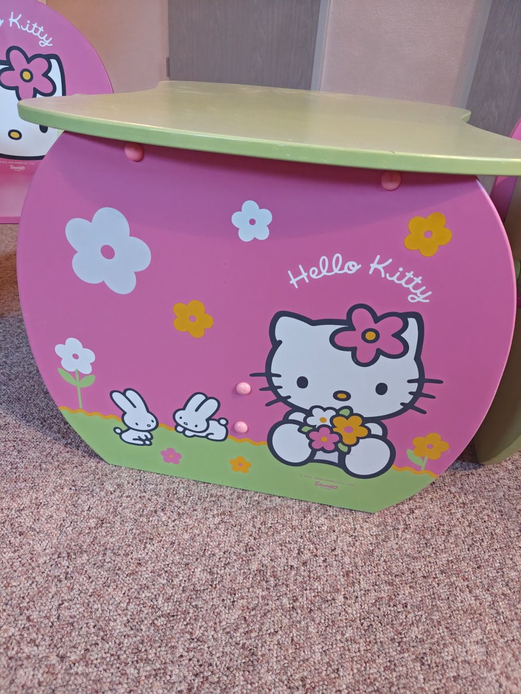 Set di tavolo e panche: Table Hello Kitty + 2 chaises bois – Usato da Longirod venduto da Mike_7773 3