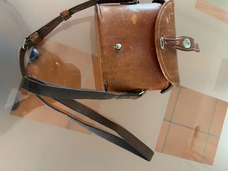 Vecchio cannocchiale dell'esercito svizzero con custodia
