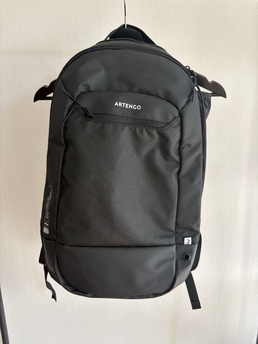 Rucksäcke: Artengo Tennis Rucksack  – Gebraucht aus Basel von froehlicherVagabund