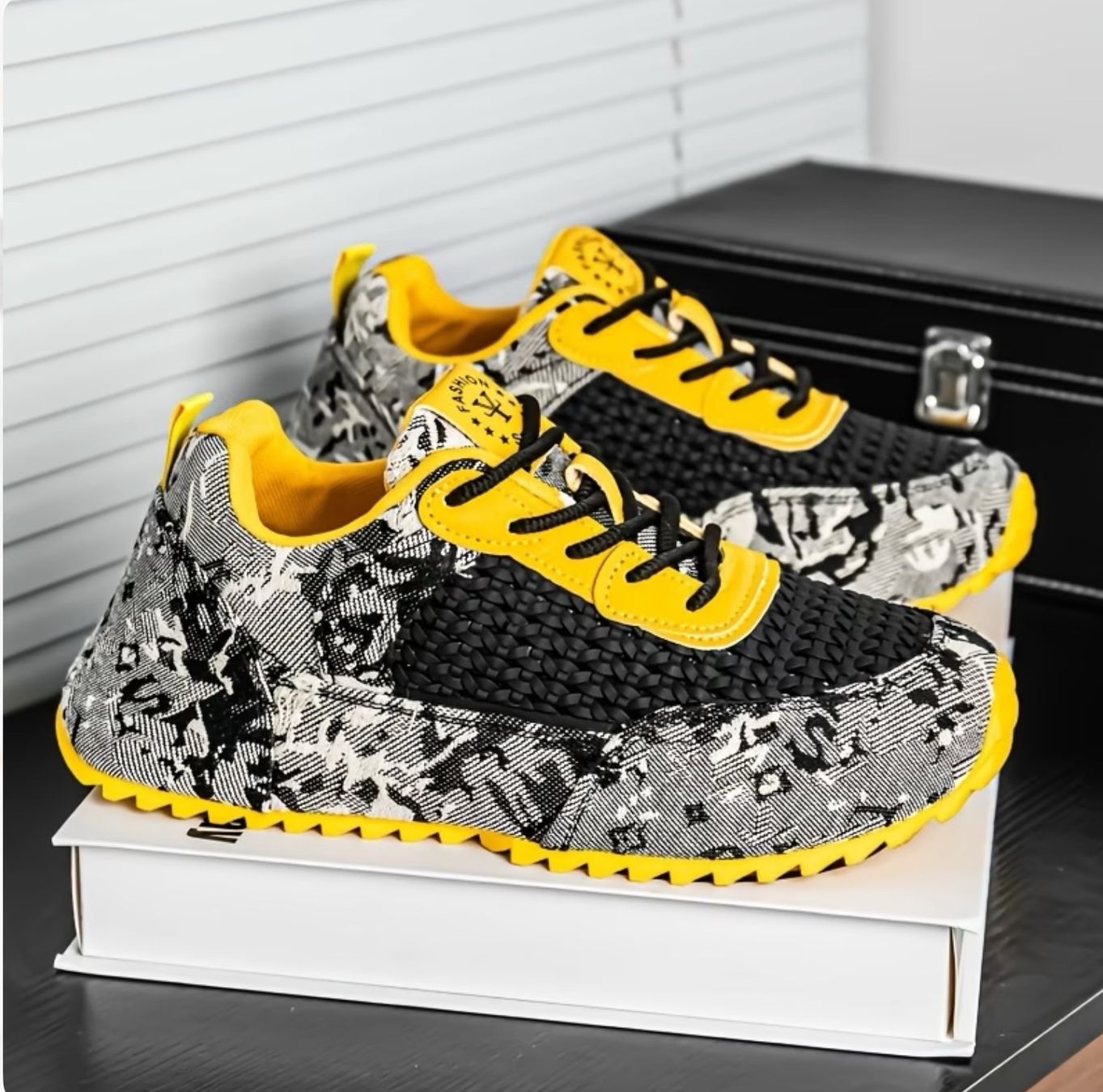 Scarpe da uomo: new sport shoes, 42 – Nuovo e nell'imballaggio originale da Altendorf venduto da Ro