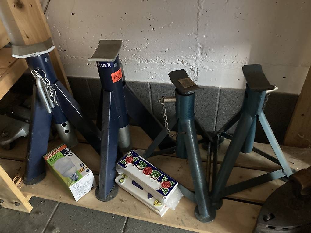 Cavalletti: Cavalletti per auto – Nuovo e nell'imballaggio originale da Ascona venduto da MatDC