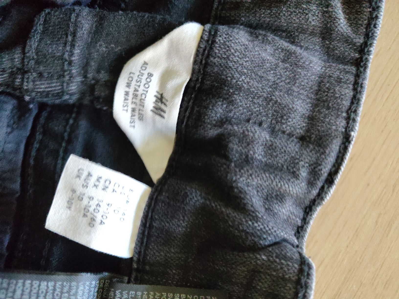 H&M Hosen: Flared Jeans – Gebraucht aus Einsiedeln von Muriella11 2