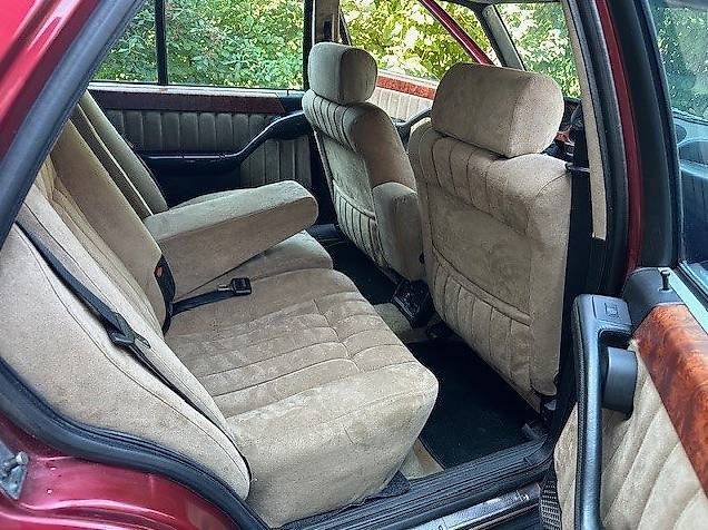 Lancia Automobili: LANCIA Thema 8.32 Ferrari – Usato da Sirnach venduto da Zox 3