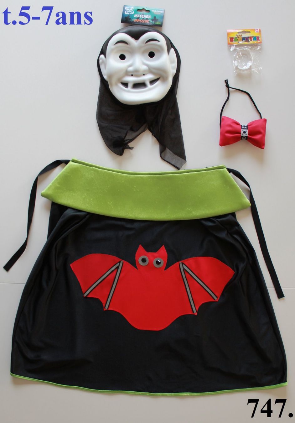 Costumi: Costume Dracula / vampire / Vampir t. 5 - 7 ans – Usato da Peseux venduto da CoolShoping