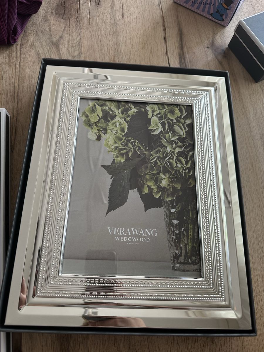 Cornici: Vera Wang Bilderrahmen von Wedgwood, versilbert – Nuovo e nell'imballaggio originale da Glattbrugg venduto da SMusic98